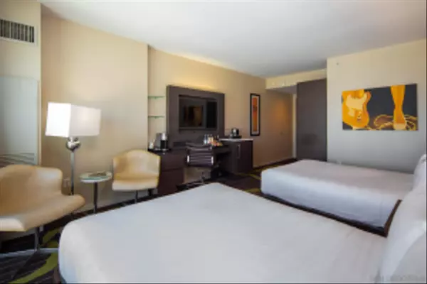 San Diego, CA 92101,207 5Th Ave #1224