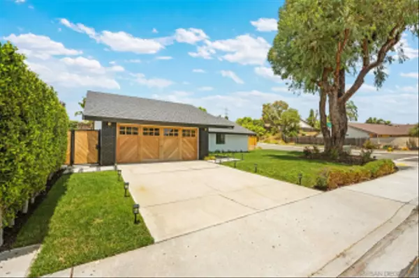 Carlsbad, CA 92011,7105 Mimosa Dr