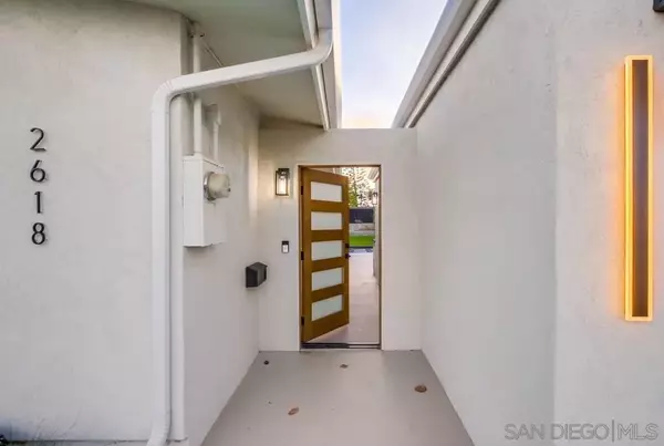 San Diego, CA 92110,2618 Cowley Way