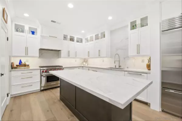 Carlsbad, CA 92011,6467 Alexandri Cir