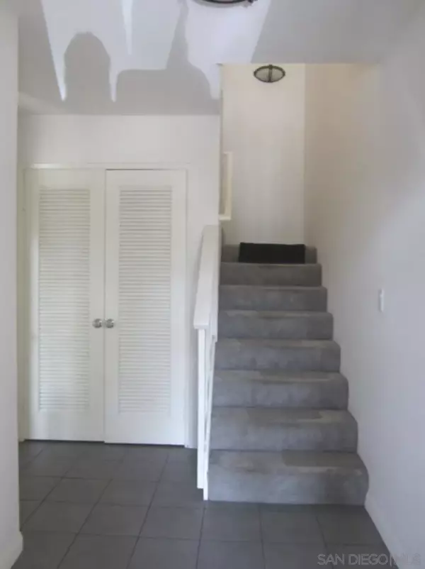 La Mesa, CA 91942,7700 Parkway Drive #11