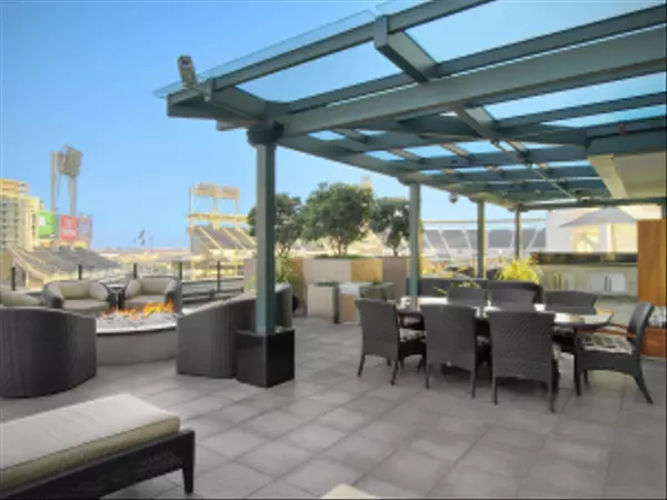 San Diego, CA 92101,325 7th Ave #1207
