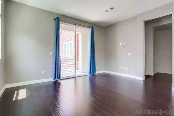 Escondido, CA 92025,215 Antoni Gln #1112