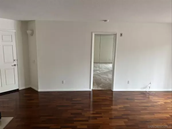 San Diego, CA 92111,7248 Camino Degrazia #295