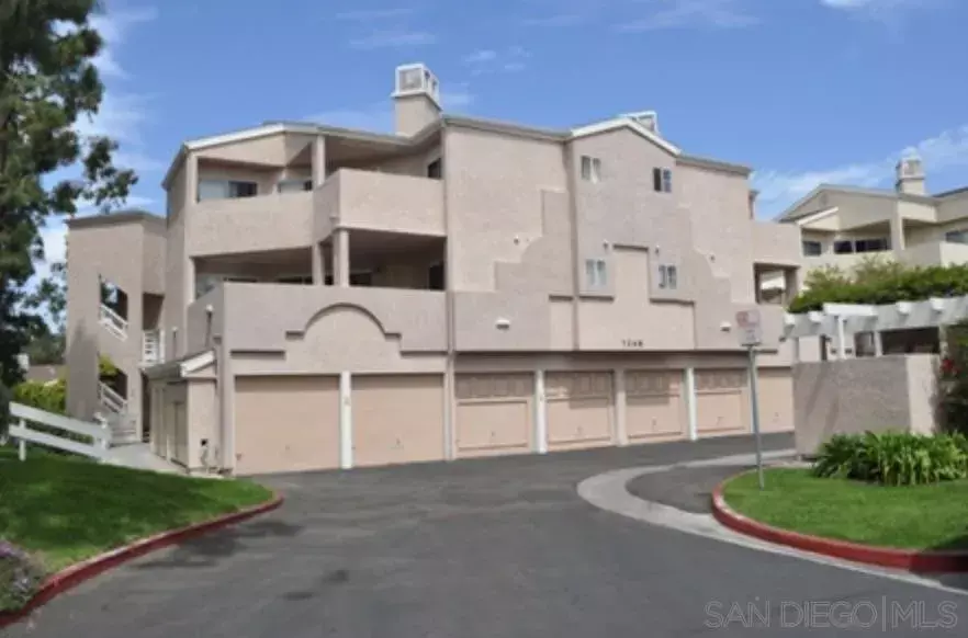 San Diego, CA 92111,7248 Camino Degrazia #295