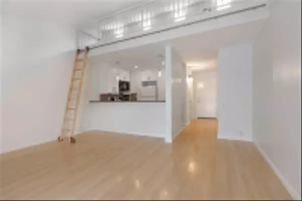 San Diego, CA 92109,1885 Diamond St #310