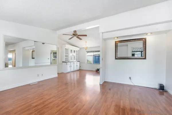 Escondido, CA 92027,211 N Citrus Avenue ##50