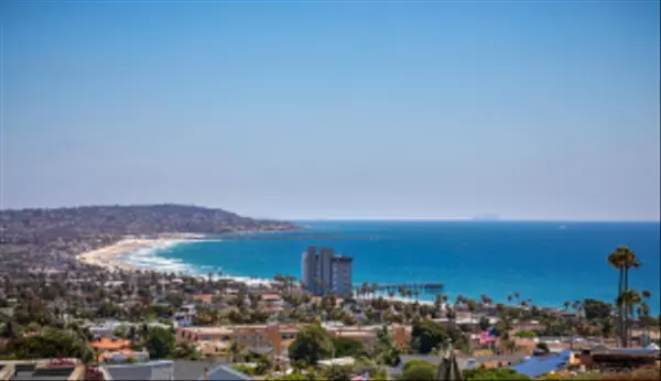 5560 Moonlight Lane, La Jolla, CA 92037