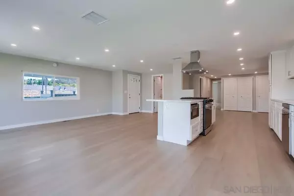 San Marcos, CA 92078,1145 E Barham Dr. #204