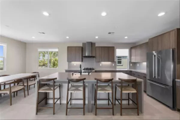 San Diego, CA 92130,13016 Lumen Way