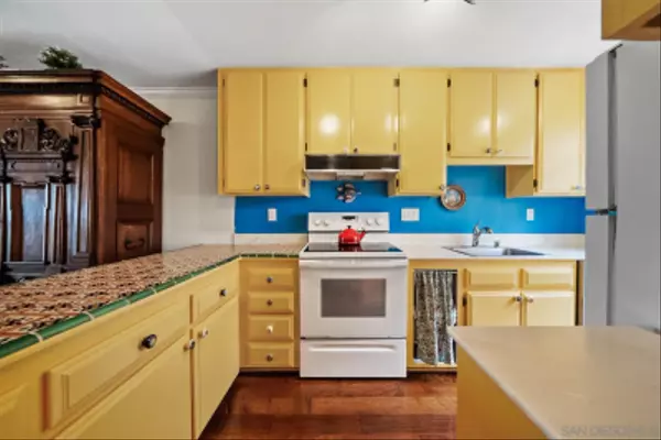 San Diego, CA 92110,3770 Keating St