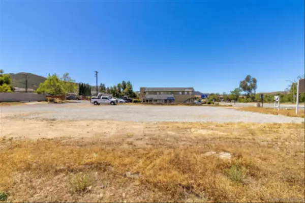 Santee, CA 92071,8069 Mission George #1