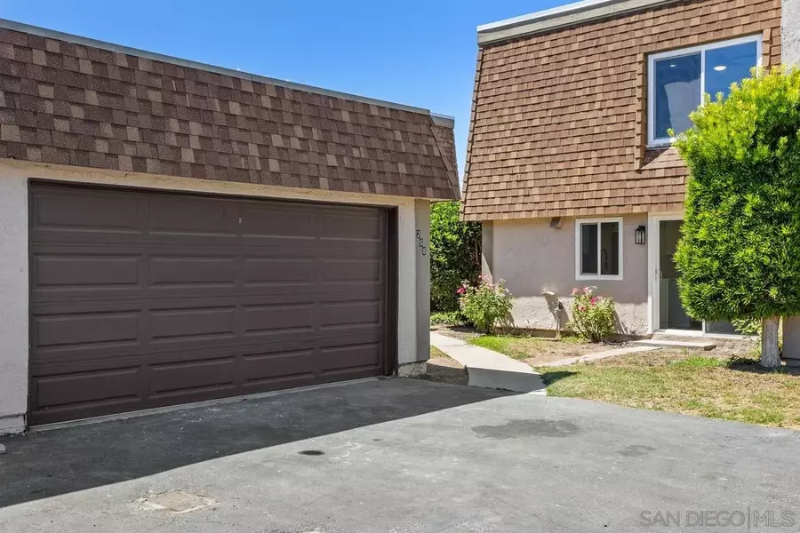 268 Festival Dr, Oceanside, CA 92057