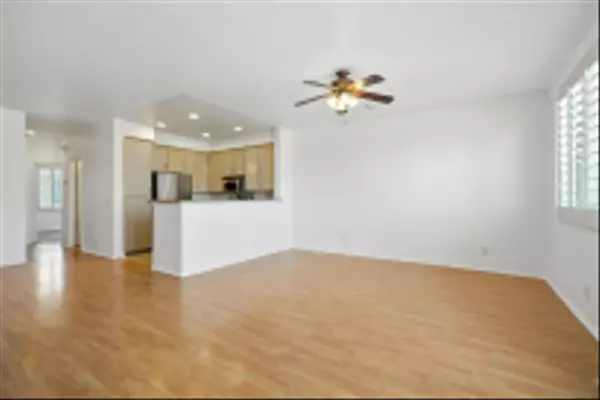 San Diego, CA 92130,4170 Via Candidiz #192