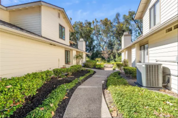 San Diego, CA 92131,10466 Ridgewater Ln
