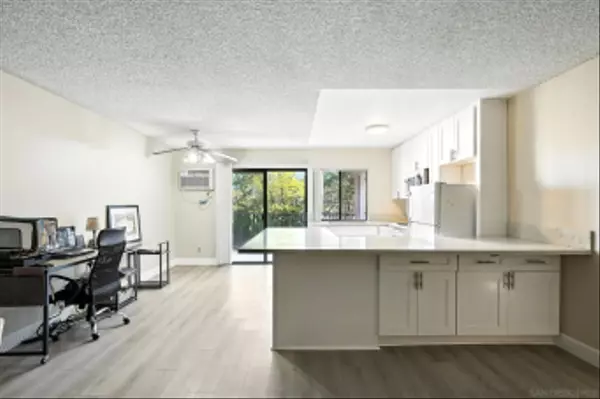 San Diego, CA 92119,7838 Cowles Mountain Court #C6