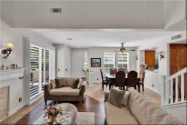 Rancho Santa Margarita, CA 92688,206 Via Vicini