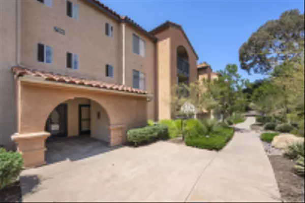San Diego, CA 92122,7190 Shoreline #6313
