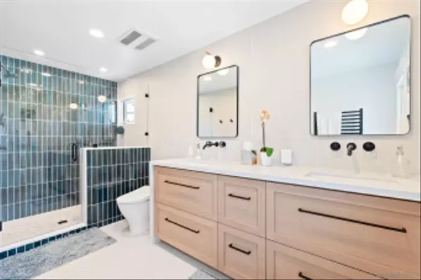 San Diego, CA 92103,1212 W Arbor Dr
