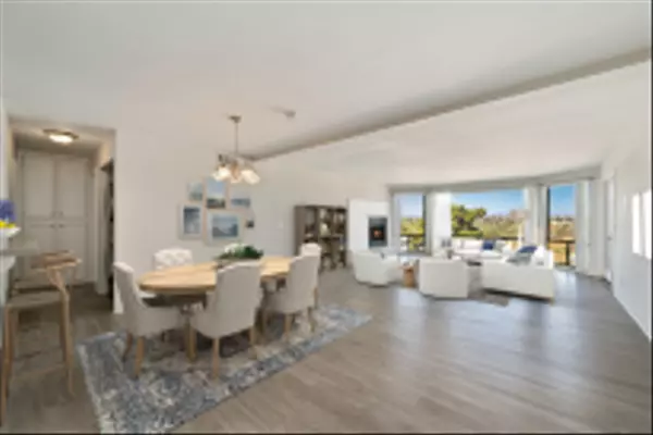 San Diego, CA 92117,2930 Cowley Way #211