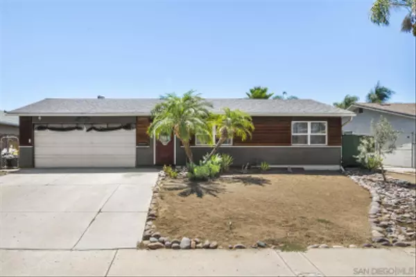 Lakeside, CA 92040,10020 Pino Dr