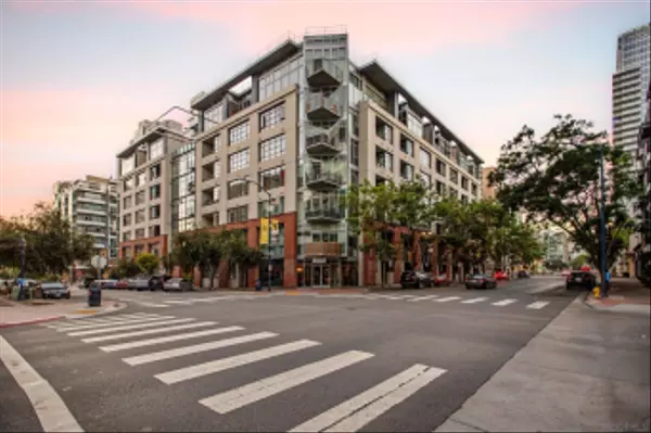 San Diego, CA 92101,1050 Island #609