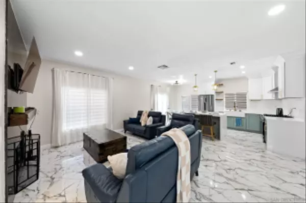 San Diego, CA 92113,3585 Acacia St