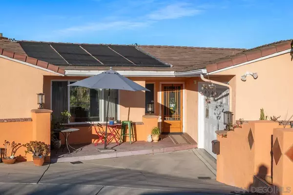 La Mesa, CA 91942,5040 Colina Dr