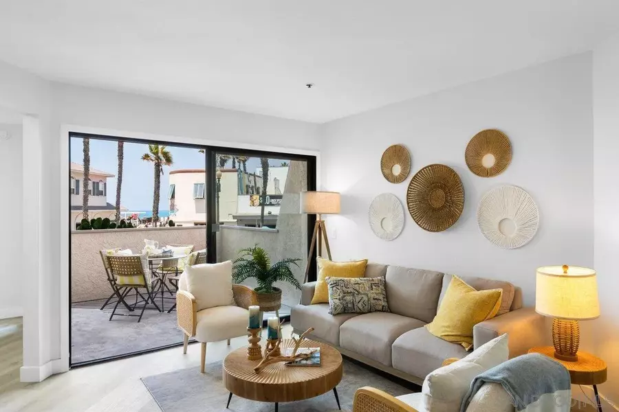 4465 Ocean Blvd #4, San Diego, CA 92109