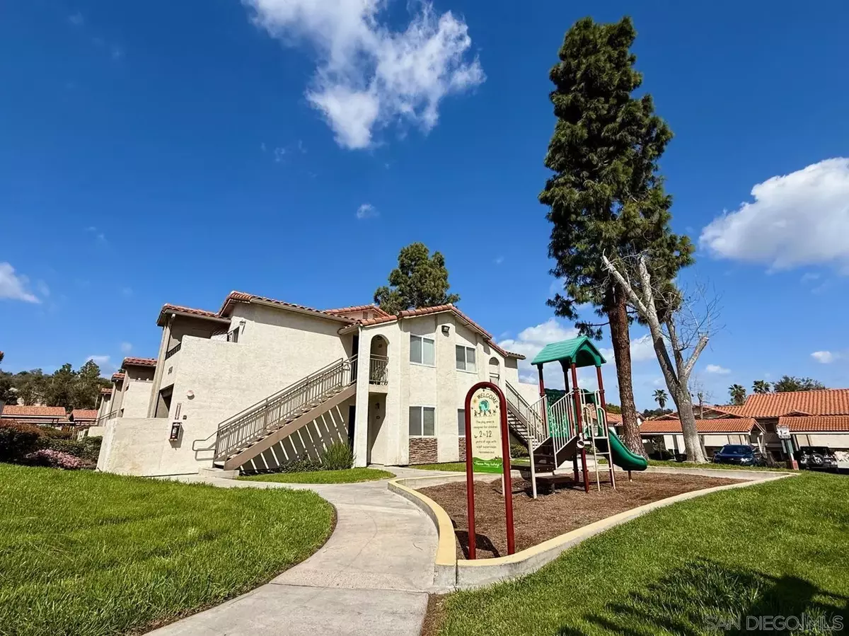 La Mesa, CA 91942,5419 Lake Murray Blvd #7