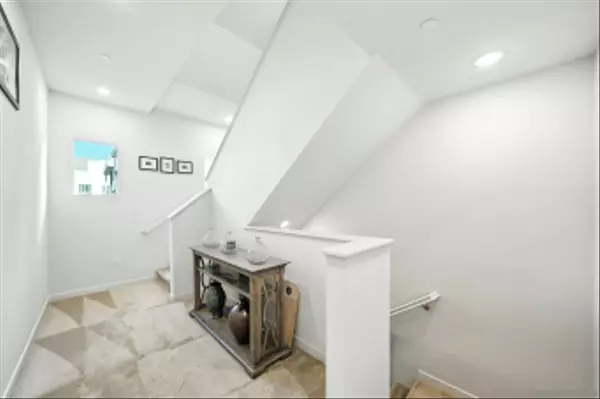 Chula Vista, CA 91915,3001 Bravo Loop #4