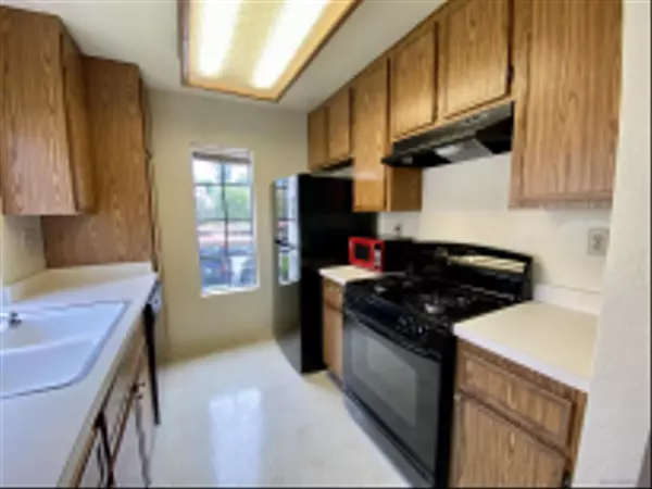 San Diego, CA 92128,13019 Wimberly Sq #146