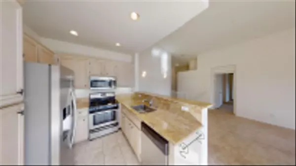 San Diego, CA 92122,5580 Renaissance Ave #1
