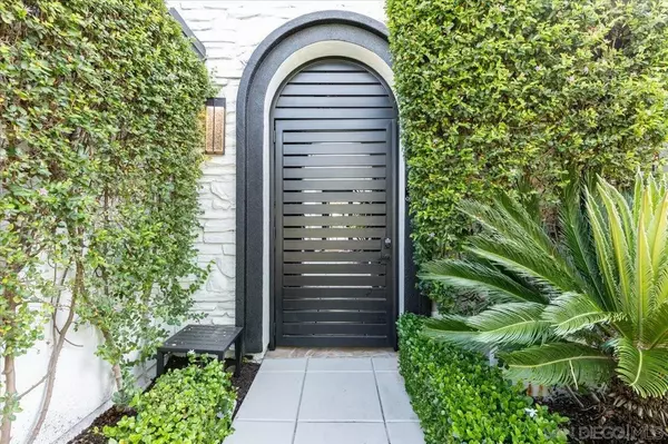 Carlsbad, CA 92009,7651 Sitio Manana