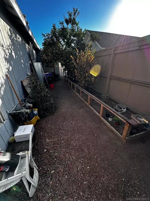 San Diego, CA 92113,1721-29 Commercial St