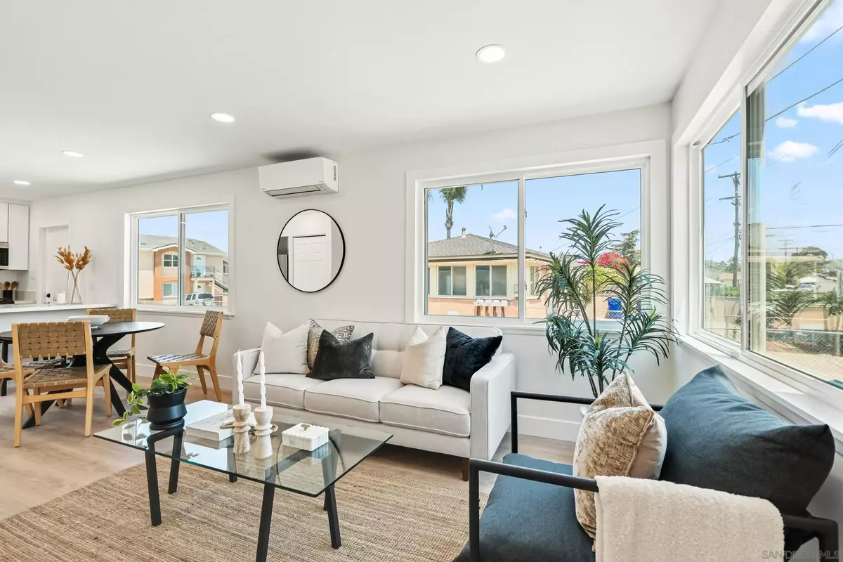 San Diego, CA 92111,6492-6494 Lanston St.