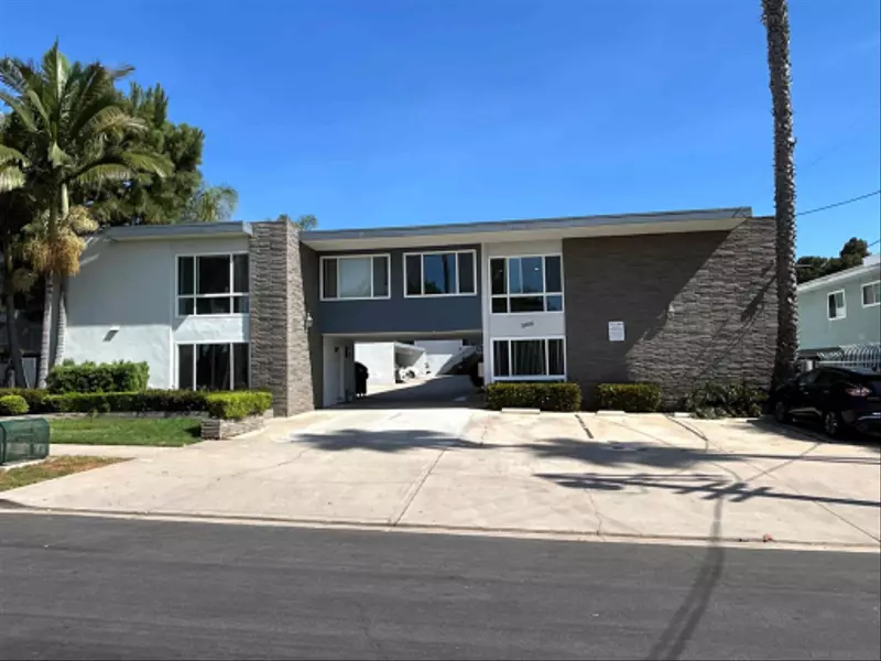 2006 Diamond St. #12, San Diego, CA 92109