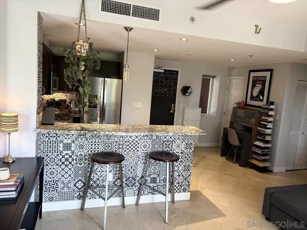 San Diego, CA 92101,1277 Kettner Blvd #305