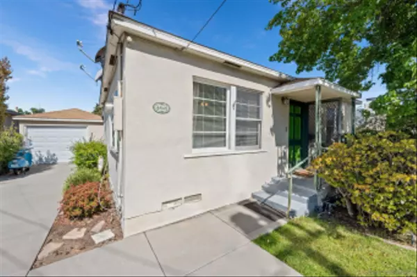 La Mesa, CA 91942,4848 Cypress St