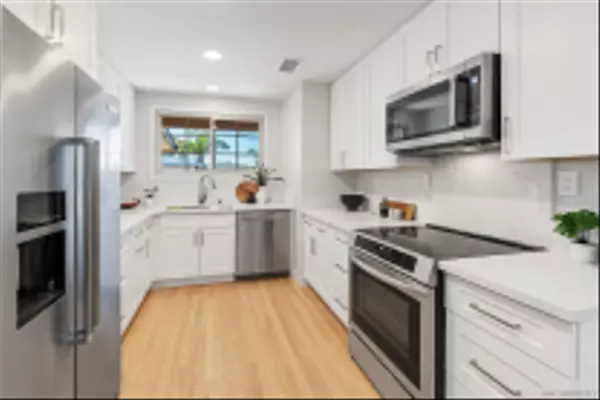 San Diego, CA 92111,3975 Anastasia St