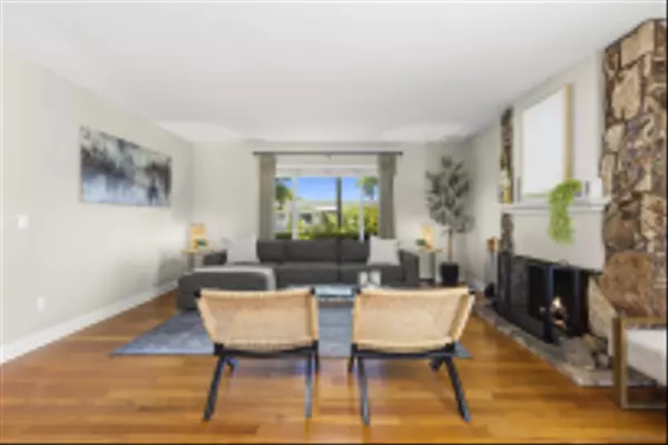 Encinitas, CA 92024,1510 Orangeview Dr