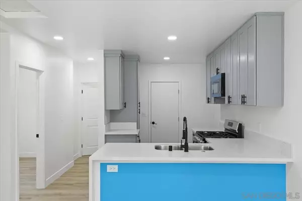 San Diego, CA 92113,3867 Teak St