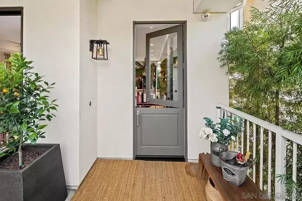 Coronado, CA 92118,712 E AVE