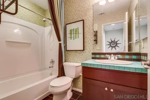 Chula Vista, CA 91915,2174 DESERT HARE #110