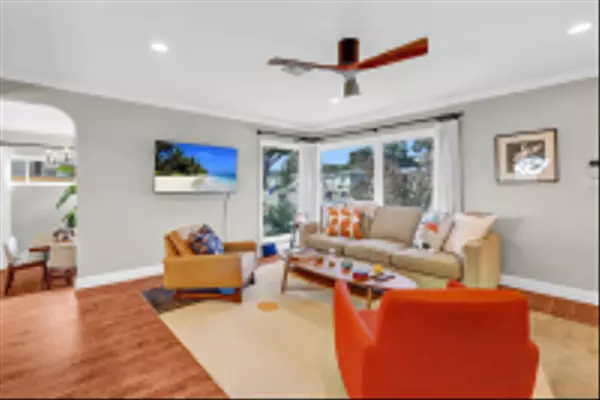 San Diego, CA 92115,4113 Loma Alta Dr