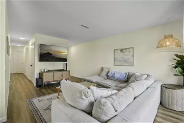 Oceanside, CA 92057,4212 Vista Del Rio Way #5