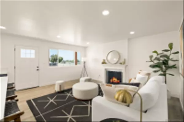San Diego, CA 92111,3781 Ashford St