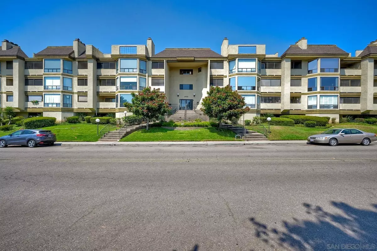San Diego, CA 92117,2930 Cowley Way #209