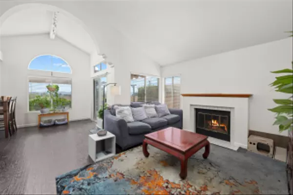 Escondido, CA 92026,1709 Doral Gln