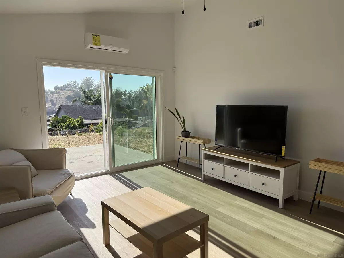 San Diego, CA 92114,664 Carefree Dr